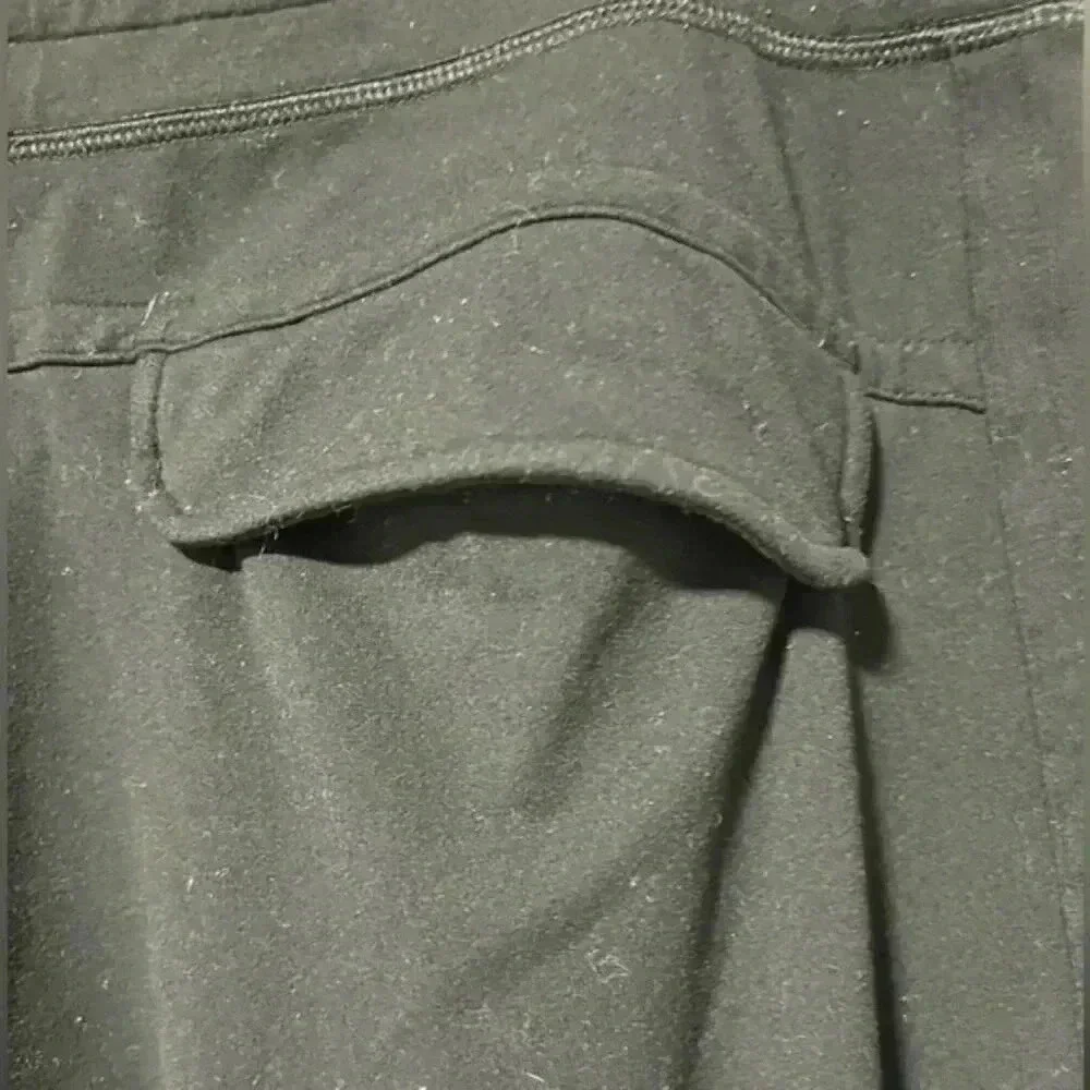 Lululemon Men’s Relaxed Fit Black Pants - Waist 17.5-18”Inseam 34-34.5”